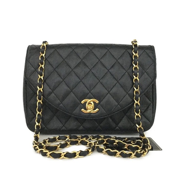 SOLD SOLD SOLD CHANEL Quilted Matelasse CC Logo Lambskin Chain Shoulder Bag - Picture 3 of 16